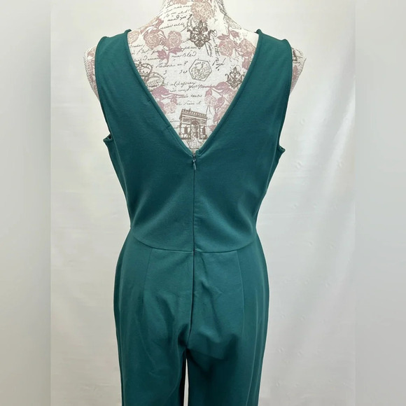 SOCIALITE Teal green scalloped neckline sleeveless jumpsuit size M. - Picture 4 of 14